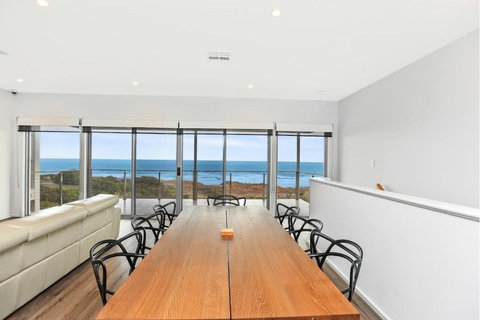 Avaya Sellicks Beachfront Getaway- Wifi - Queensland Tourism 0