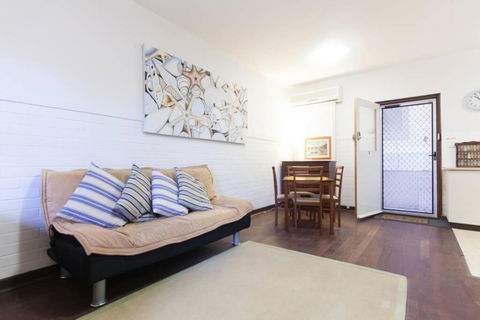 B3 Crawley Apartment 1 BRM & Sleepout Near UWA - QLD Tourism 0