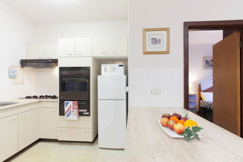B3 Crawley Apartment 1 BRM & Sleepout Near UWA - QLD Tourism 4