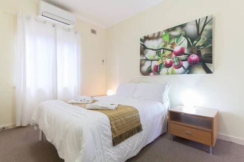 B5 Crawley Apartment 1 BRM & Sleepout Near UWA - QLD Tourism 1