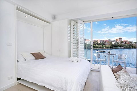 BADEN - Absolute Water Front Sydney Harbour Studio - QLD Tourism 3