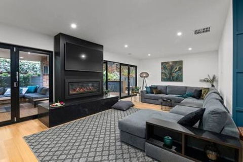 BADGER HOUSE - 4 Bed, 4 Bath, Stunning Entertainer Plus Fire - QLD Tourism 0