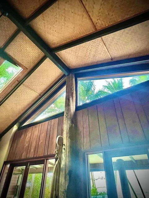 BALA Beach House On ABSOLUTE Beachfront - QLD Tourism 3