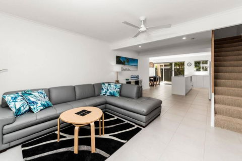 BARBADOS Ultimate Laid-back Holiday - Flat Stroll To River - QLD Tourism 0