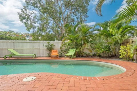 BARBADOS Ultimate Laid-back Holiday - Flat Stroll To River - QLD Tourism 1