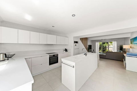 BARBADOS Ultimate Laid-back Holiday - Flat Stroll To River - QLD Tourism 4