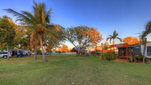 Barcaldine Caravan Park - QLD Tourism 3
