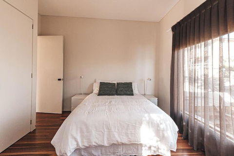 BAY PROPERTIES . The Big Chill - QLD Tourism 4