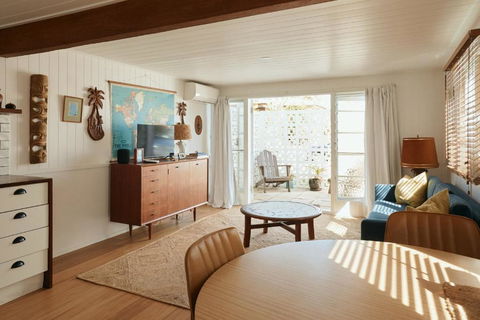 BAY PROPERTIES . The Sailors Bungalow - QLD Tourism 0