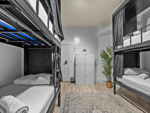 AZZURRO POD HOTEL Darling Harbour- Near ICC - Queensland Tourism 1