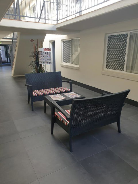 Southport Motel & Apartments - QLD Tourism 4