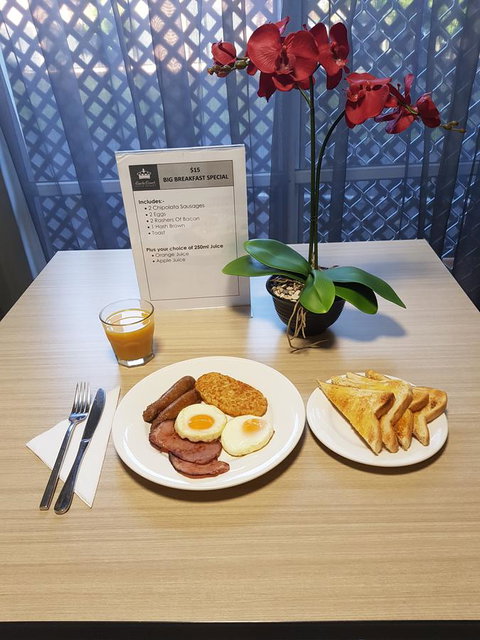 Southport Motel & Apartments - QLD Tourism 6