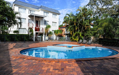 Southport Motel & Apartments - QLD Tourism 3