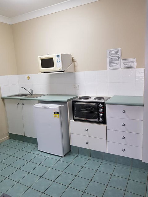 Southport Motel & Apartments - QLD Tourism 15