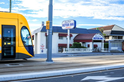 Southport Motel & Apartments - QLD Tourism 1