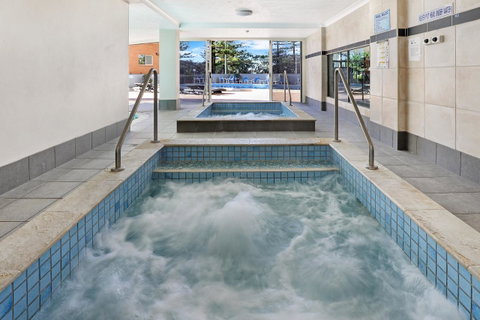 Pacific Regis Beachfront Holiday Apartments - QLD Tourism 5