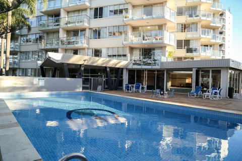 Pacific Regis Beachfront Holiday Apartments - QLD Tourism 9
