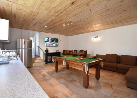 Absolute Waterfront - Queensland Tourism 0