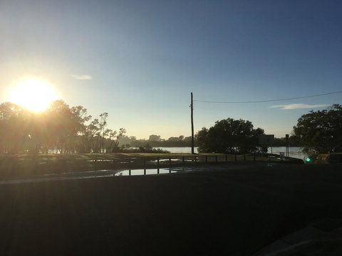 Absolute Waterfront - Queensland Tourism 18