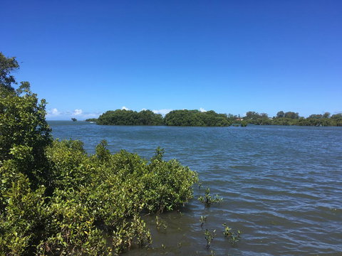 Absolute Waterfront - Queensland Tourism 11