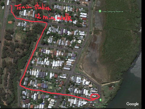 Absolute Waterfront - Queensland Tourism 24