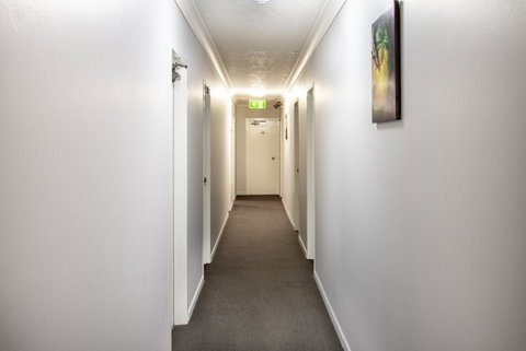 Burleigh Gold Coast Motel - QLD Tourism 18