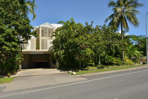 Port Douglas Apartments - Adults Only Oasis - QLD Tourism 28