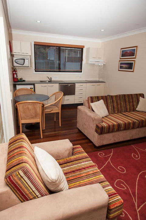 Eastgate On The Range Motel - QLD Tourism 10