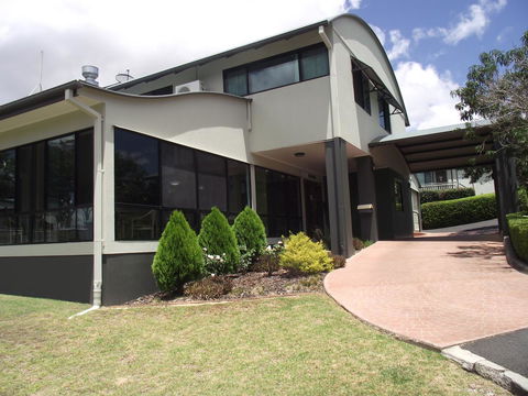 Eastgate On The Range Motel - QLD Tourism 17