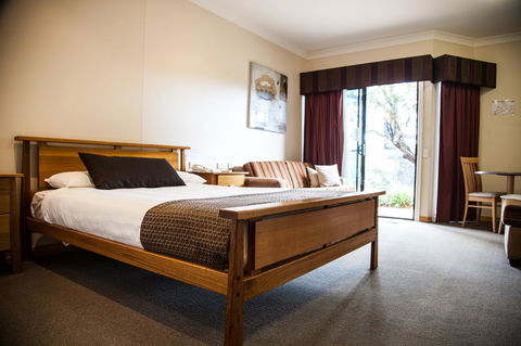 Eastgate On The Range Motel - QLD Tourism 5