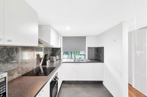 Fountain View Estate - We Accommodate - QLD Tourism 7