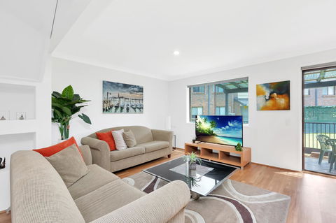 Fountain View Estate - We Accommodate - QLD Tourism 10