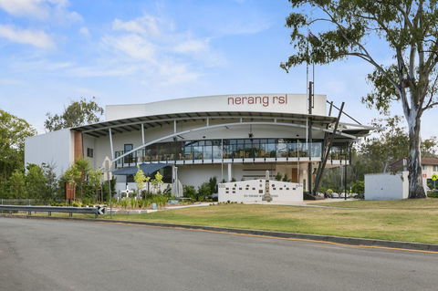 Fountain View Estate - We Accommodate - QLD Tourism 17