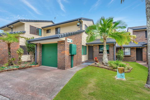 Fountain View Estate - We Accommodate - QLD Tourism 11