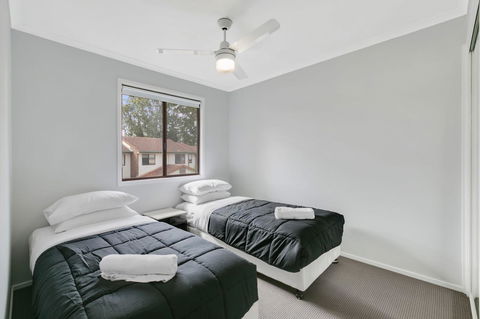 Fountain View Estate - We Accommodate - QLD Tourism 12