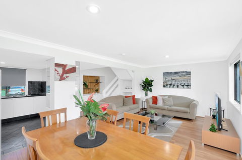 Fountain View Estate - We Accommodate - QLD Tourism 6