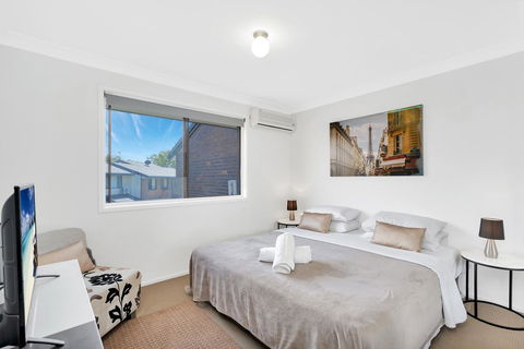 Fountain View Estate - We Accommodate - QLD Tourism 5