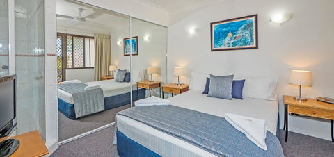 Burleigh On The Beach - QLD Tourism 14