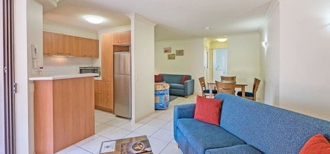 Burleigh On The Beach - QLD Tourism 17