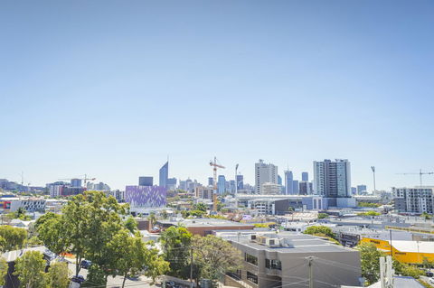 Eastwood Apartments - QLD Tourism 11