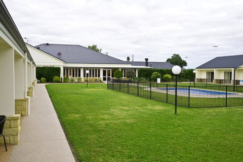 Roma Explorers Inn - QLD Tourism 7
