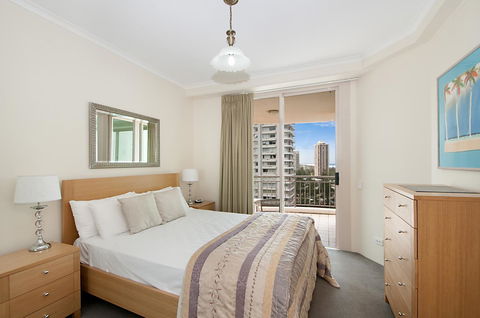 Maldives Resort Main Beach, Gold Coast - QLD Tourism 39