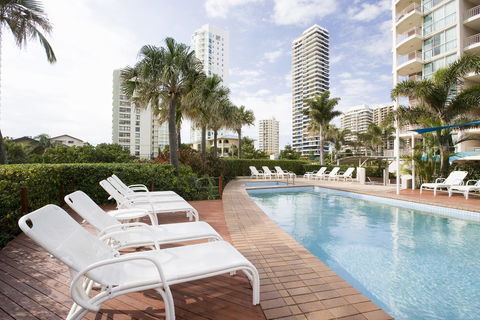 Maldives Resort Main Beach, Gold Coast - QLD Tourism 25