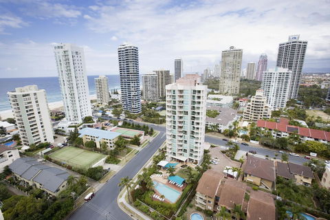 Maldives Resort Main Beach, Gold Coast - QLD Tourism 26