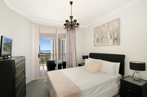 Maldives Resort Main Beach, Gold Coast - QLD Tourism 33