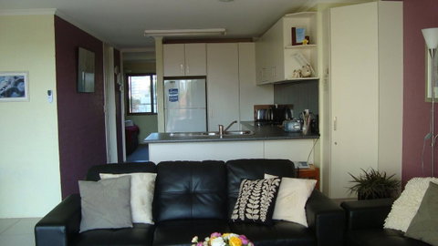 Burleigh Palms Holiday Apartments - QLD Tourism 39