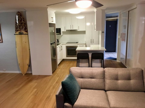 Burleigh Palms Holiday Apartments - QLD Tourism 9