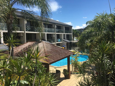 Burleigh Palms Holiday Apartments - QLD Tourism 0