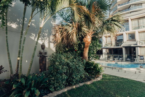 Burleigh Palms Holiday Apartments - QLD Tourism 37