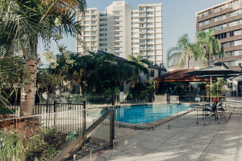 Burleigh Palms Holiday Apartments - QLD Tourism 26